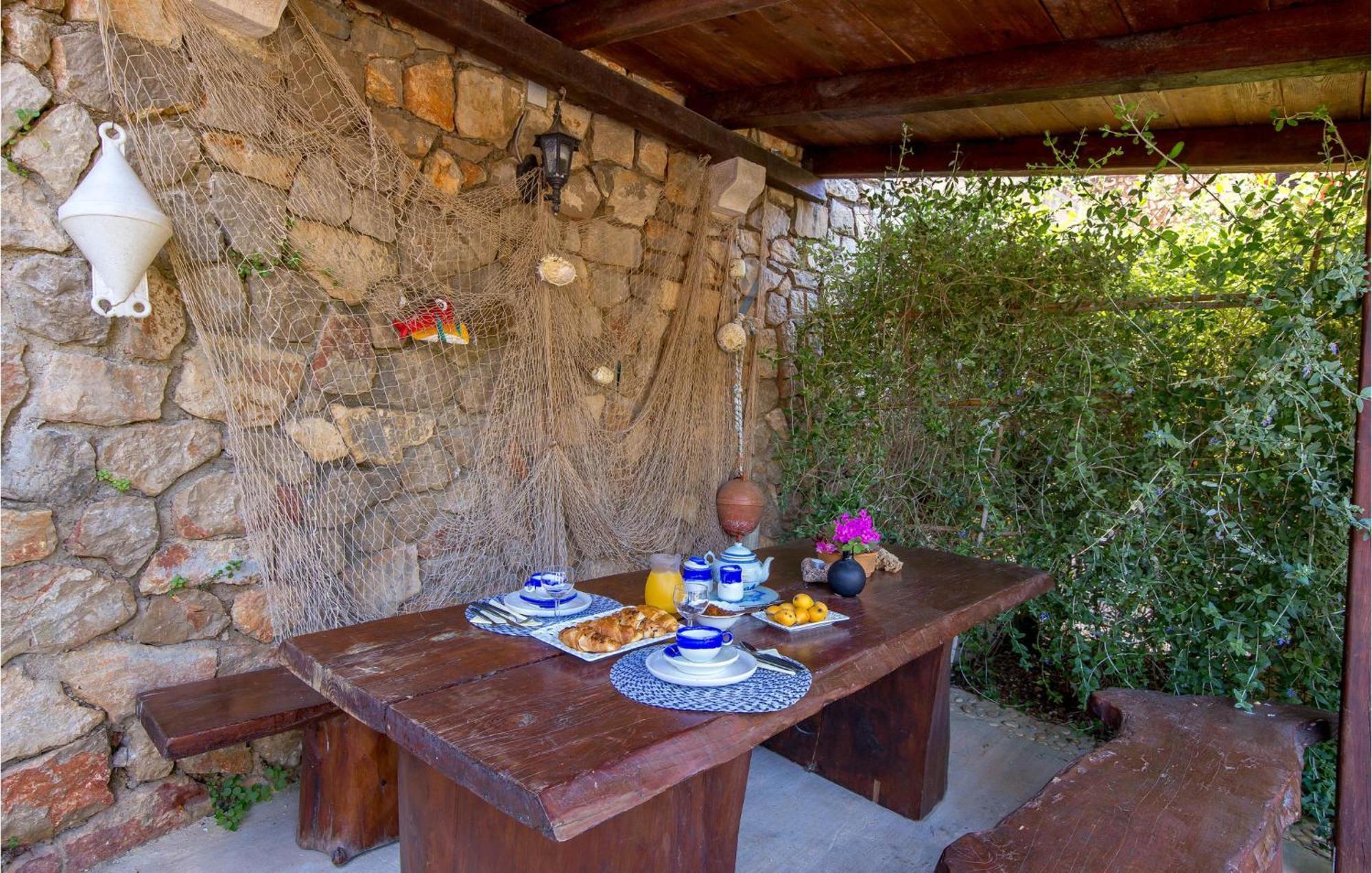 Awesome Home In Veli Lošinj Buitenkant foto