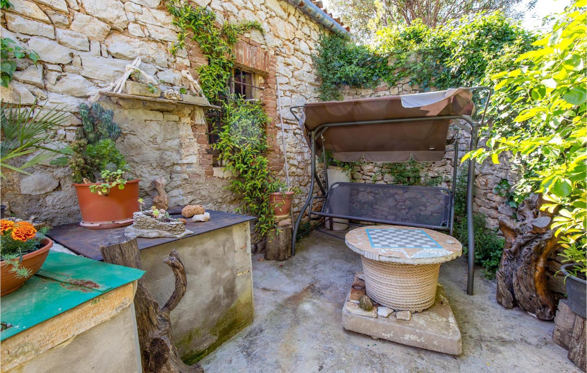 Awesome Home In Veli Lošinj Buitenkant foto
